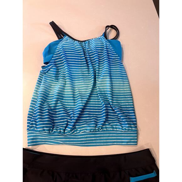 Free Country Matching Tennis Skirt And Workout Top Built in Bra Preppy Tennis XL - Picture 3 of 11